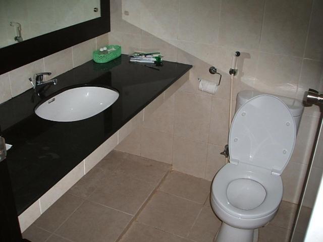 Hotel Wisata Παλεμπάνγκ Δωμάτιο φωτογραφία