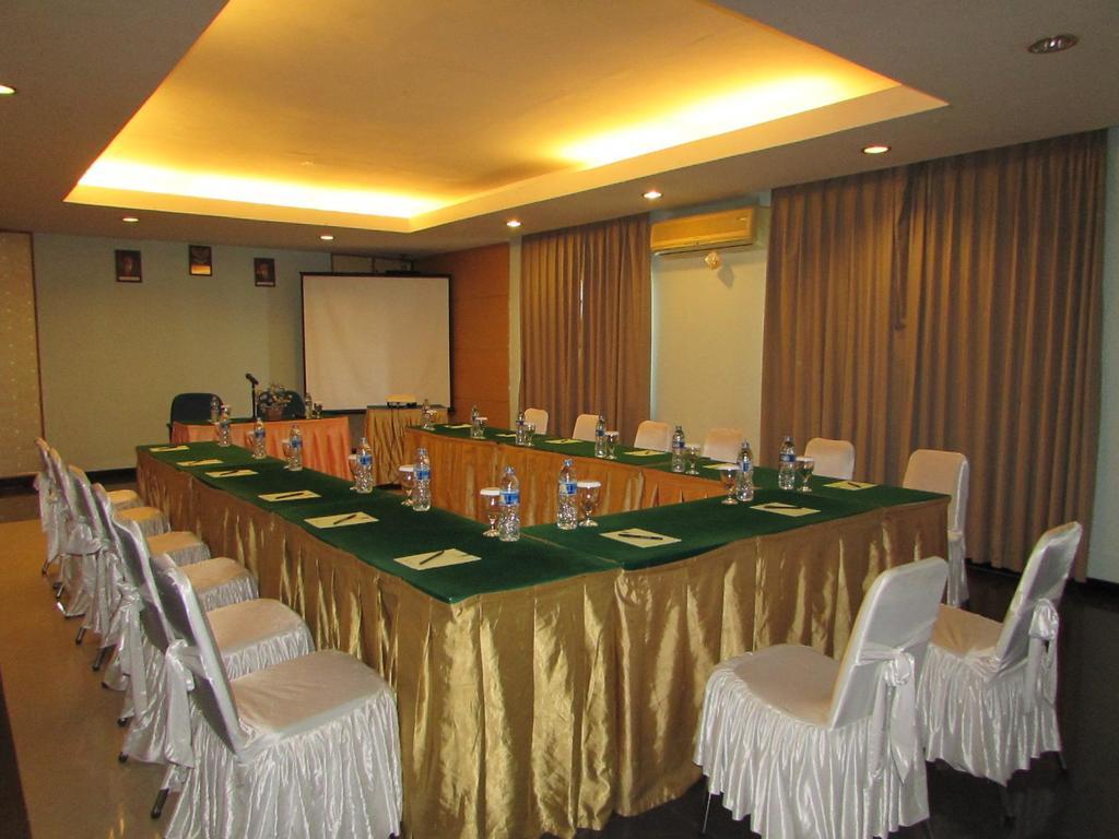 Hotel Wisata Παλεμπάνγκ Εξωτερικό φωτογραφία