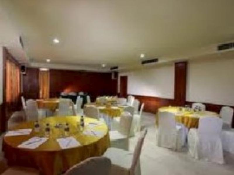 Hotel Wisata Παλεμπάνγκ Εξωτερικό φωτογραφία